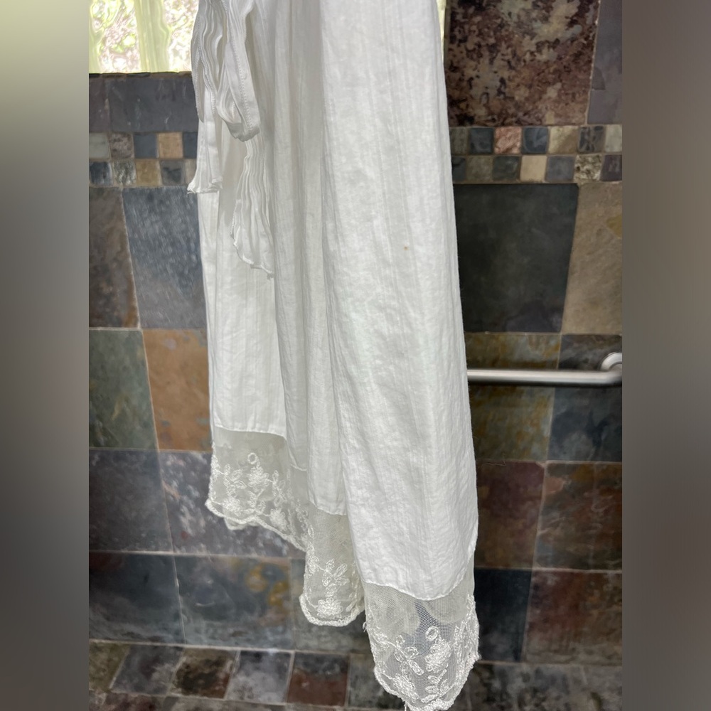 Adorable vintage white Guess dress with lace detailing and tie back in Size 3 - Picture 8 of 8